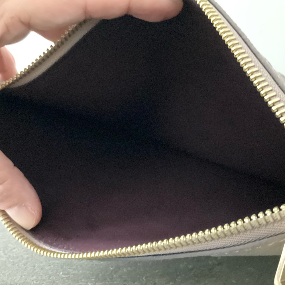 Louis Vuitton Pouch - Picture 6 of 11